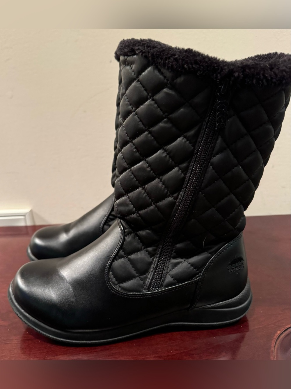 Women’s TOTES All Weather Black Double Side Zip Boots - Size 8M